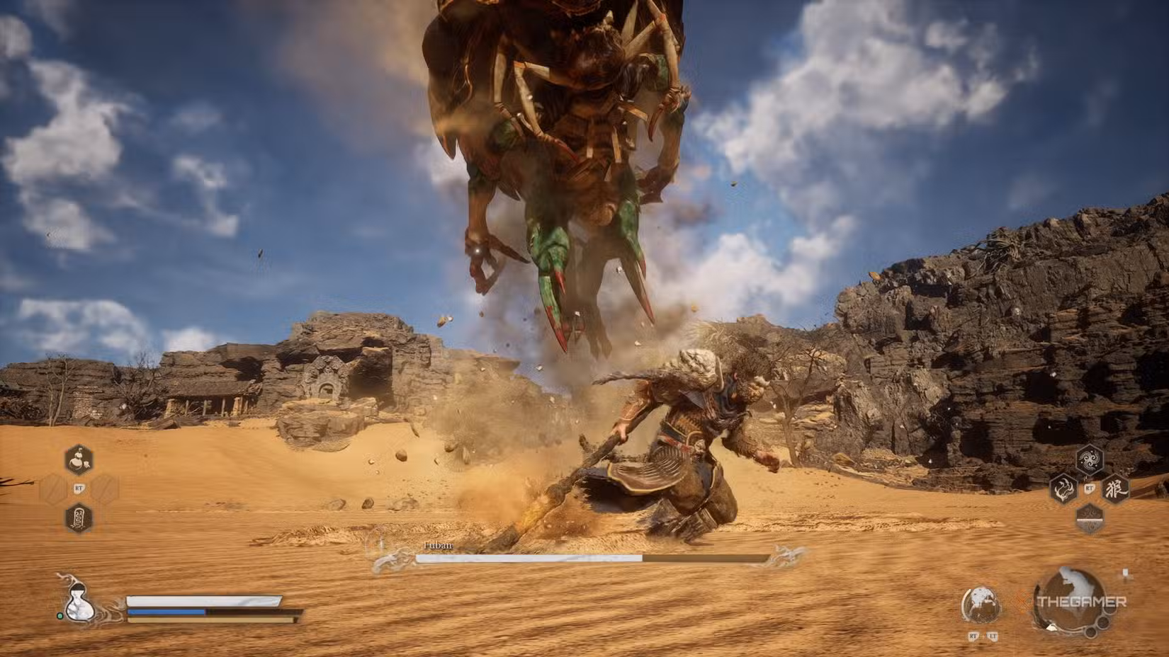 Il mastodontico insetto del deserto Fuban emerge dalle dune di sabbia per schiacciare il protagonista | Black Myth: Wukong, guida al boss Fuban: come sconfiggerlo e sbloccare il trofeo Sabbie mutevoli