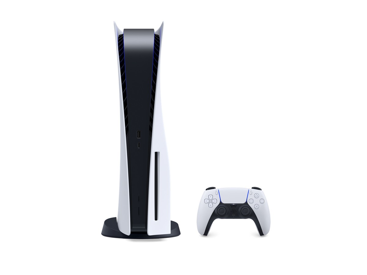 Console PlayStation 5 con controller DualSense, sistema compatibile con memoria SSD M.2